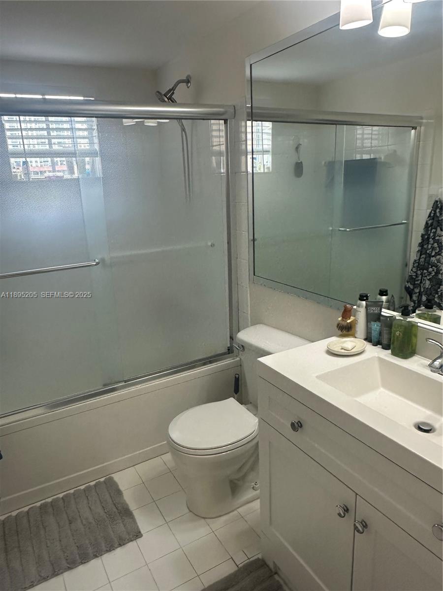 17125 N Bay Road 3402 Property Photo 5
