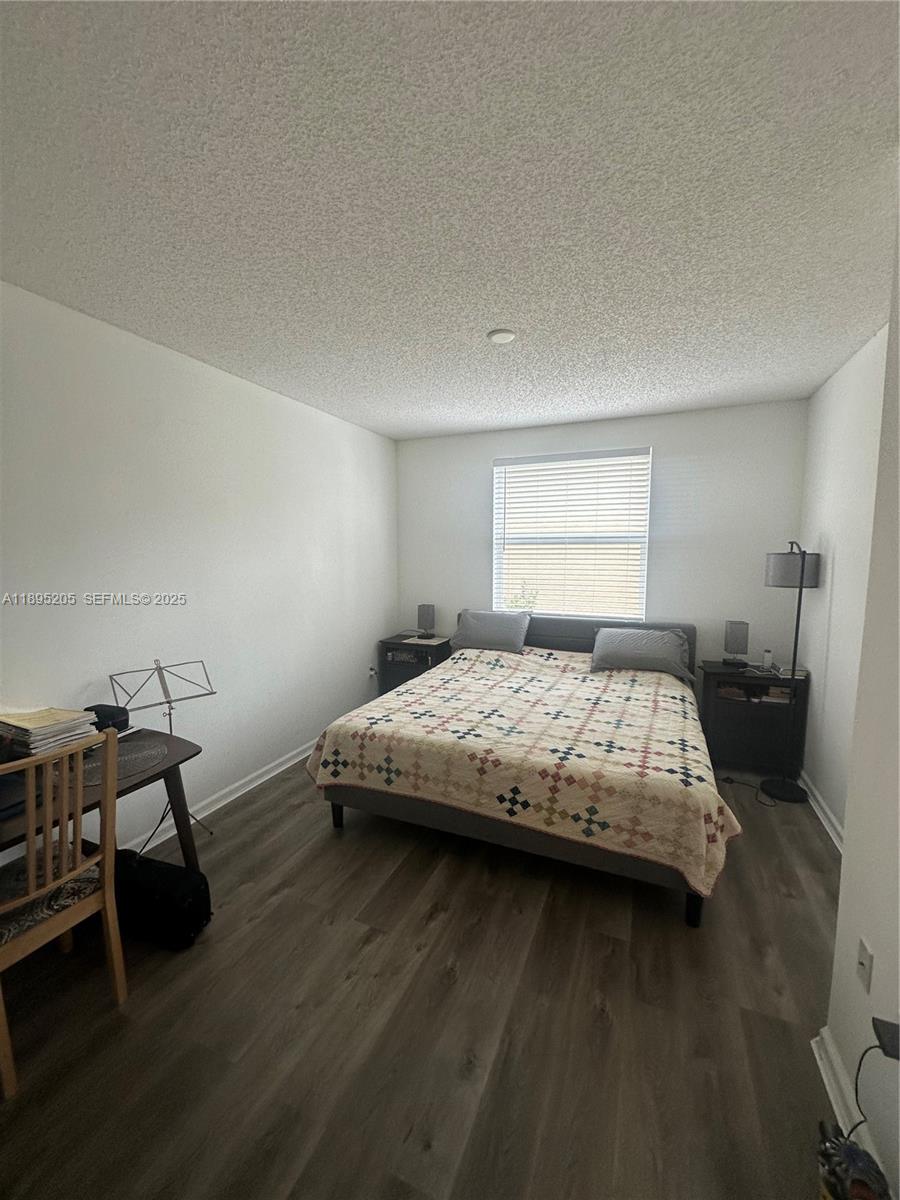 17125 N Bay Road 3402 Property Photo 9