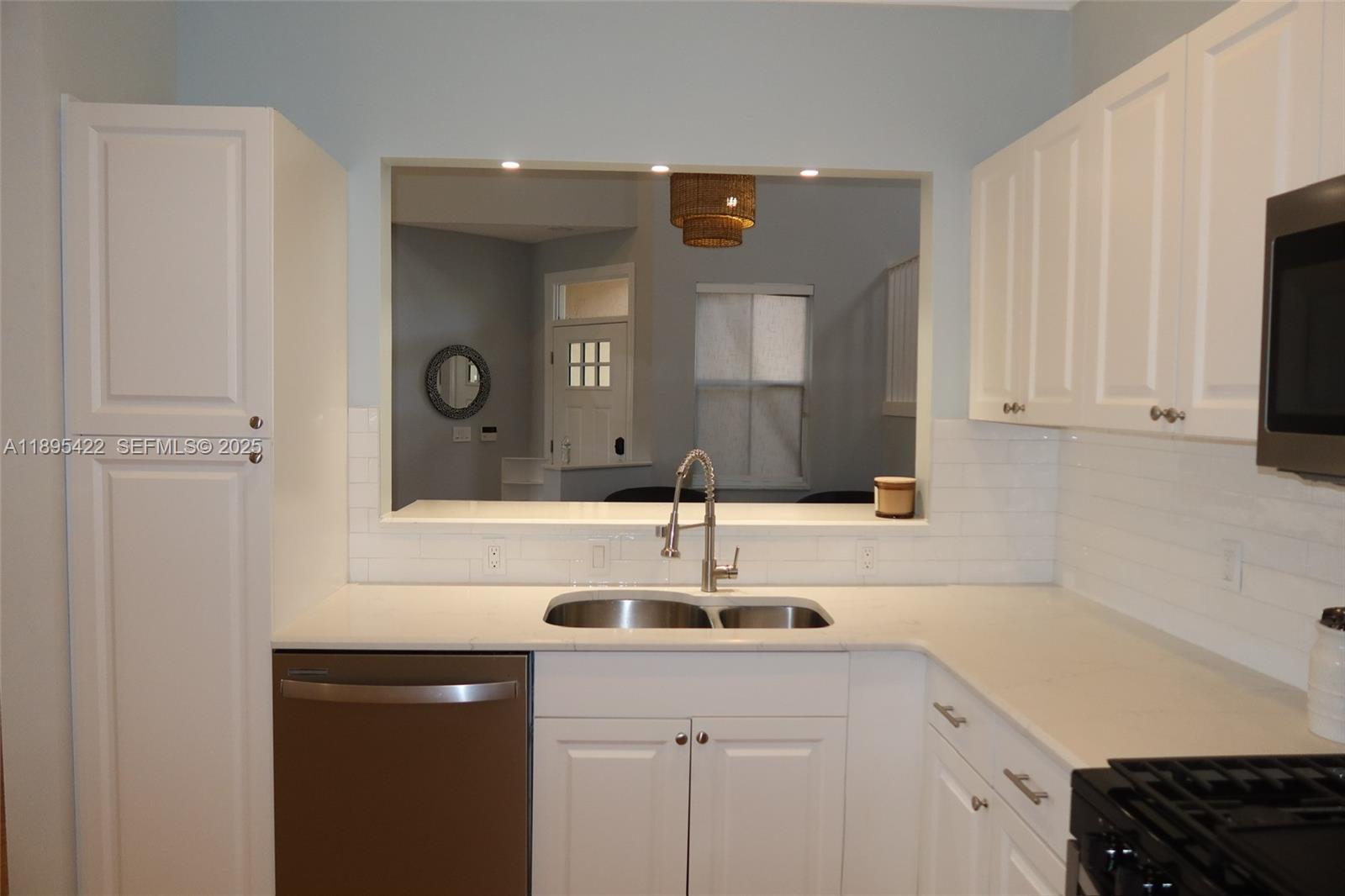 8189 Sandpiper Way Property Photo 6