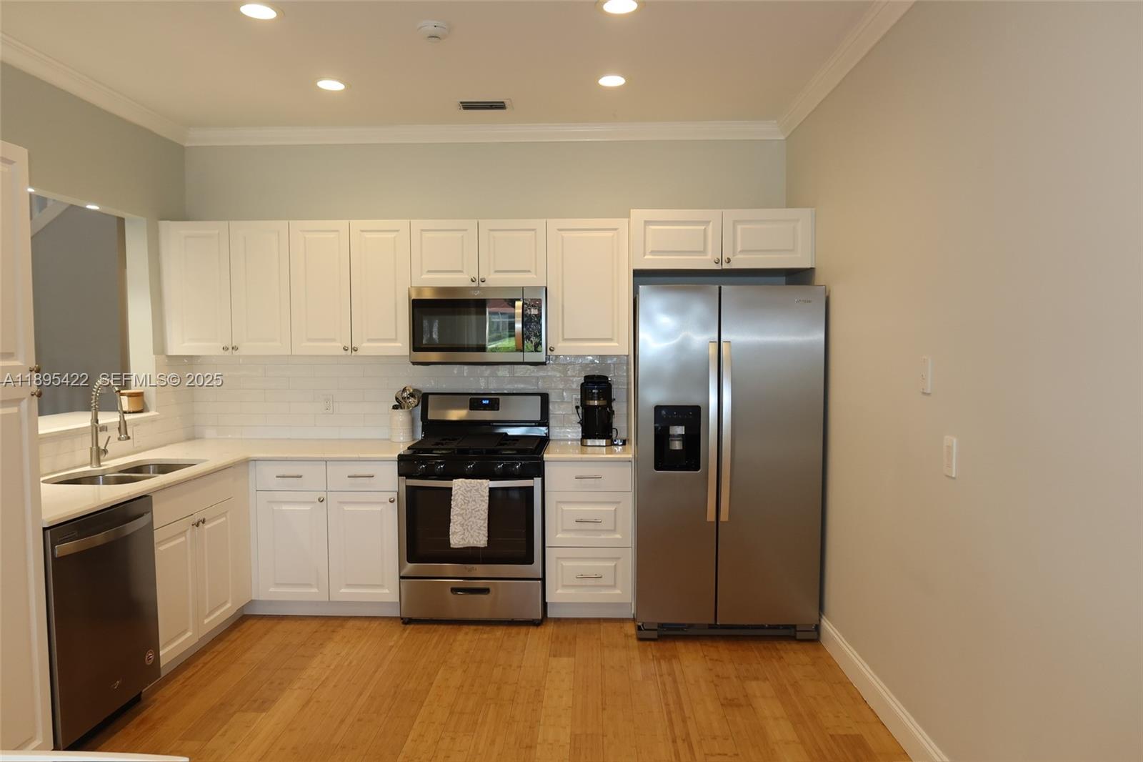 8189 Sandpiper Way Property Photo 7