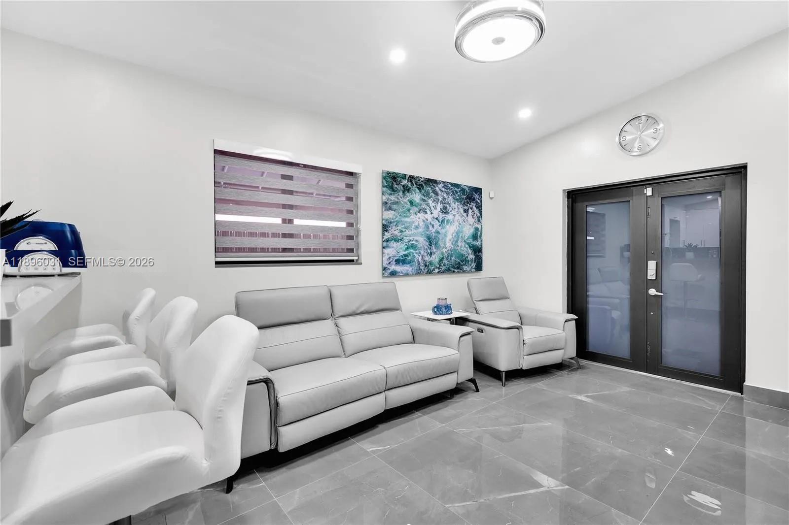 3118 W 71st Place Property Photo 10