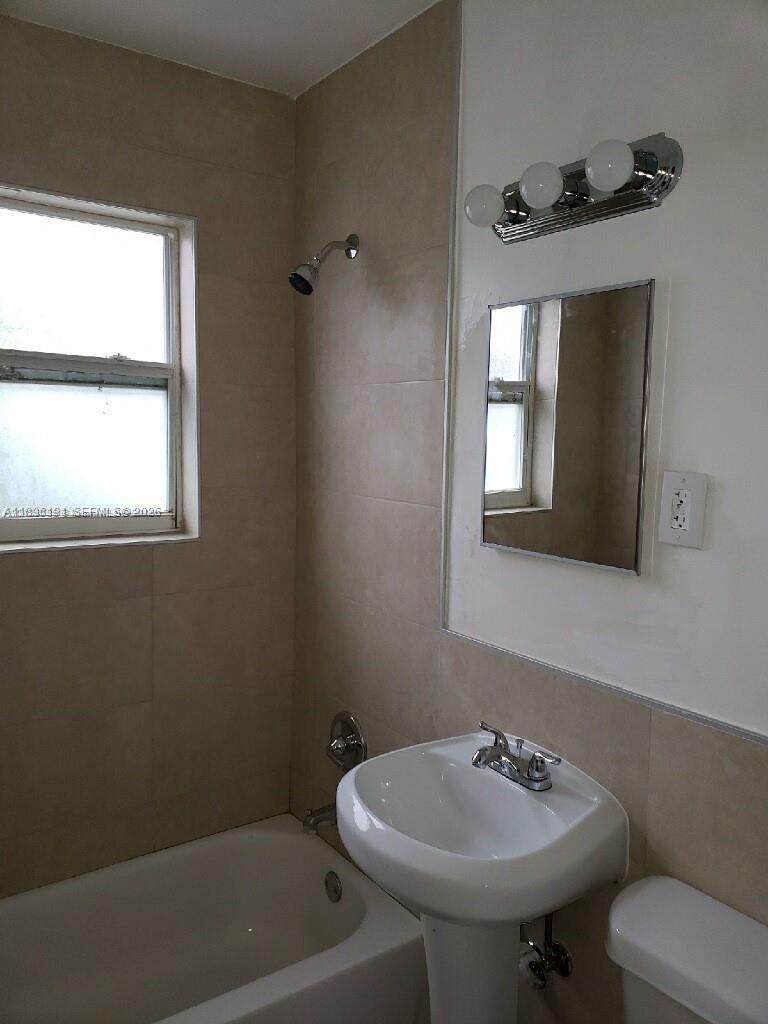 845 Michigan Avenue Property Photo 13