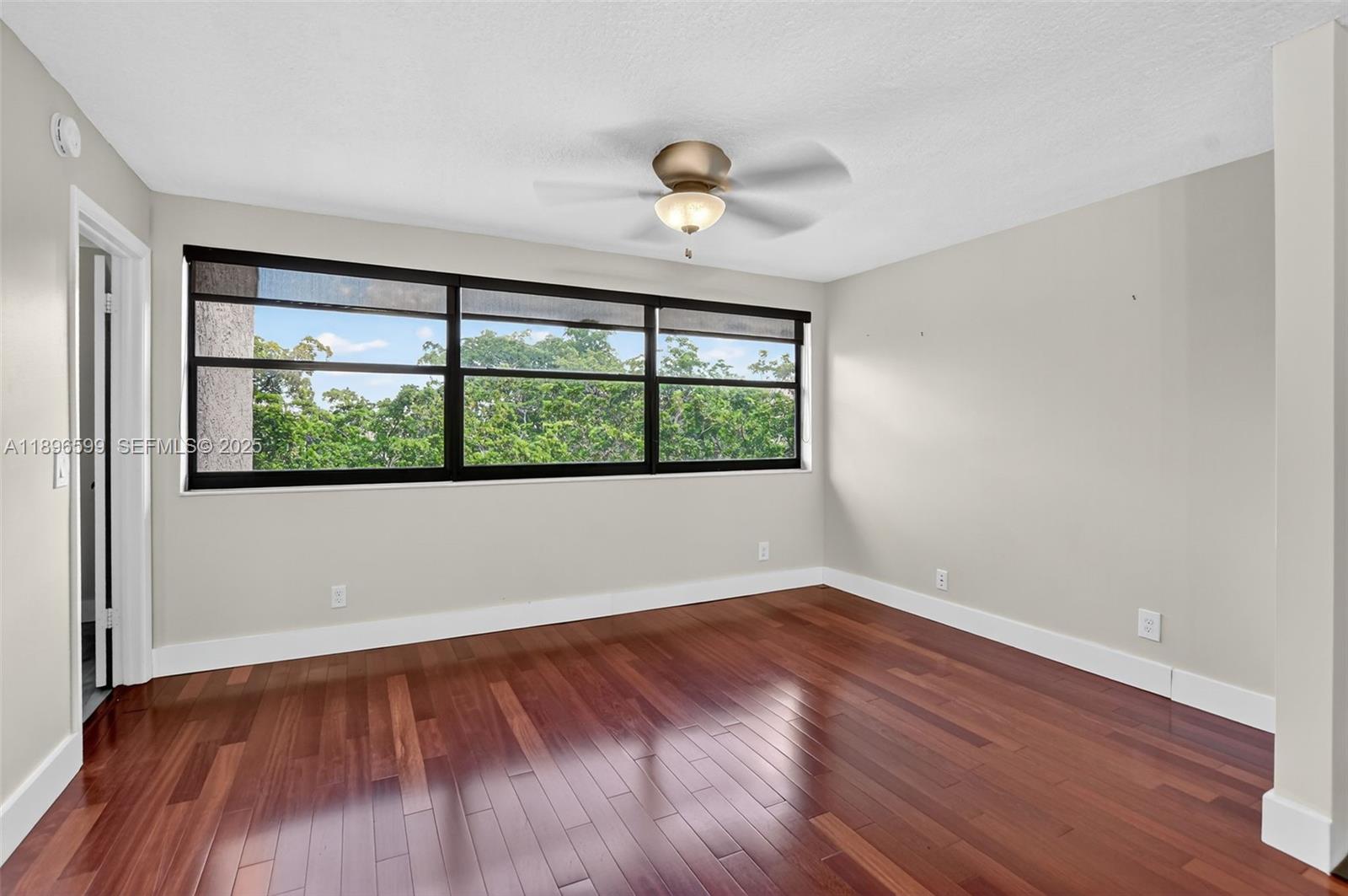 A11896599 Property Photo 15