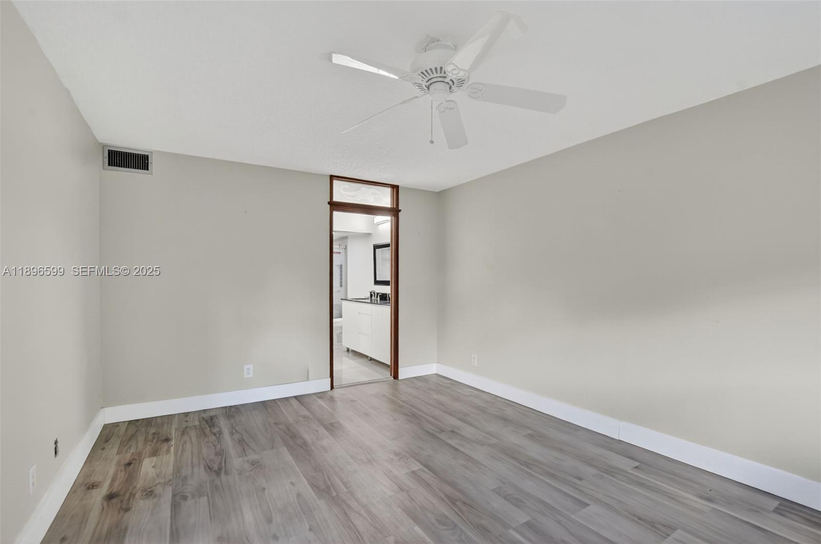 A11896599 Property Photo 21
