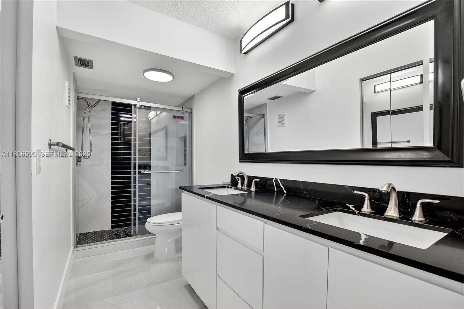 A11896599 Property Photo 24
