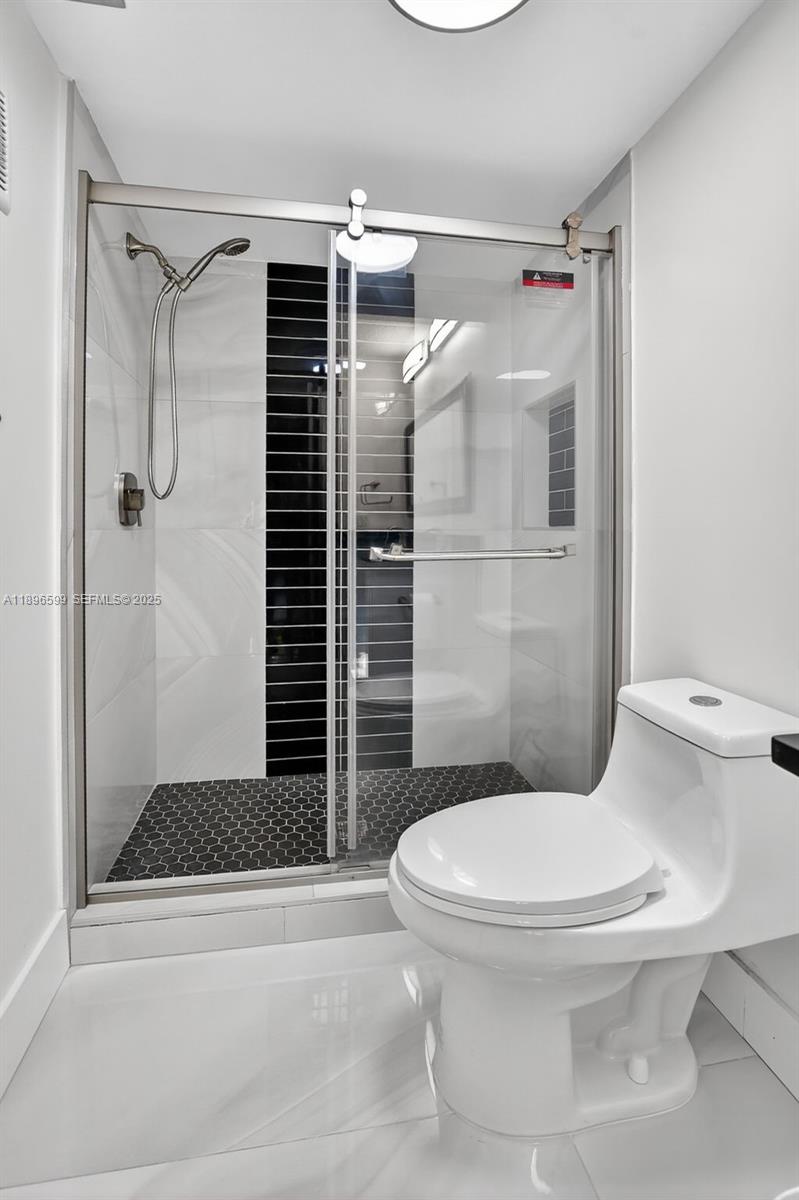 A11896599 Property Photo 26