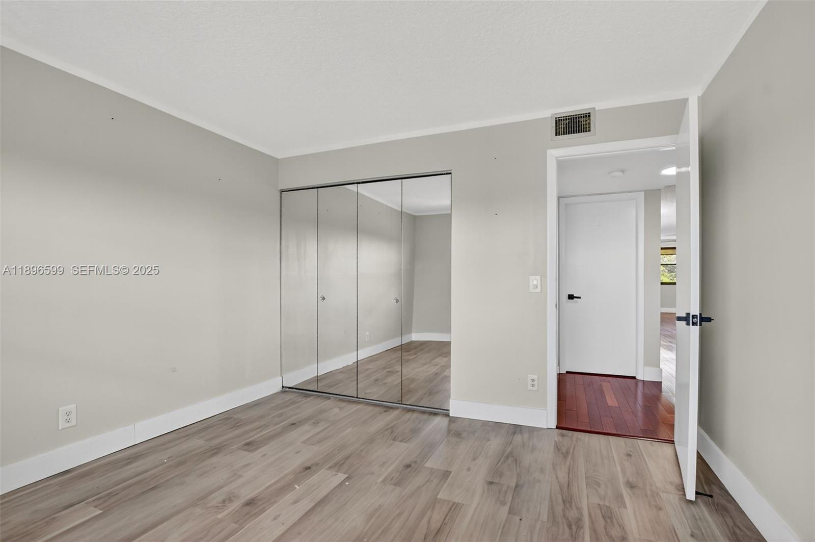 A11896599 Property Photo 28