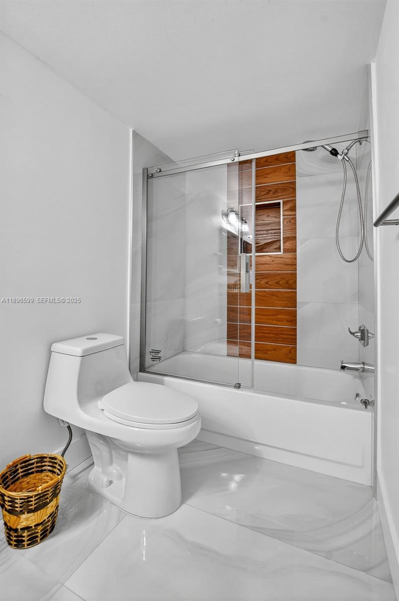 A11896599 Property Photo 31