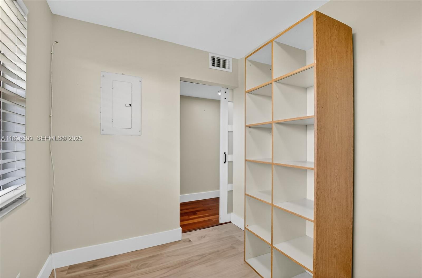 A11896599 Property Photo 33