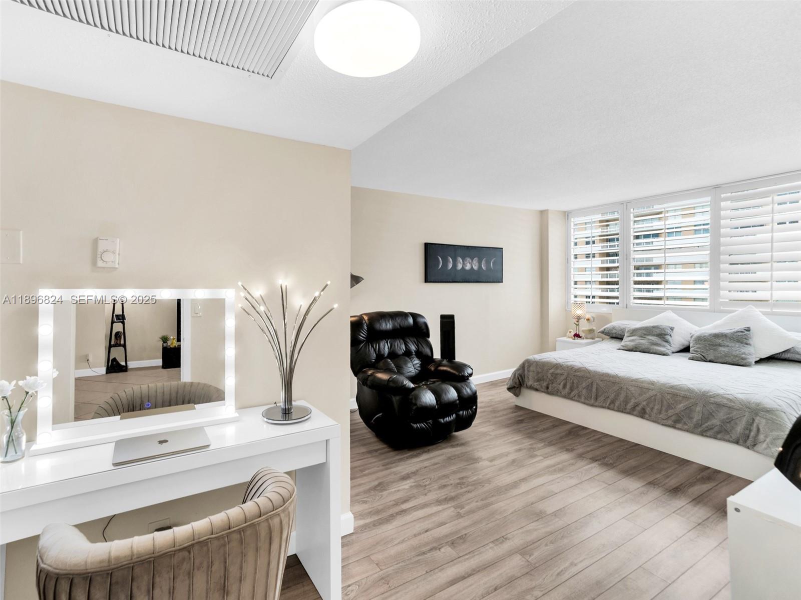 A11896824 Property Photo 1