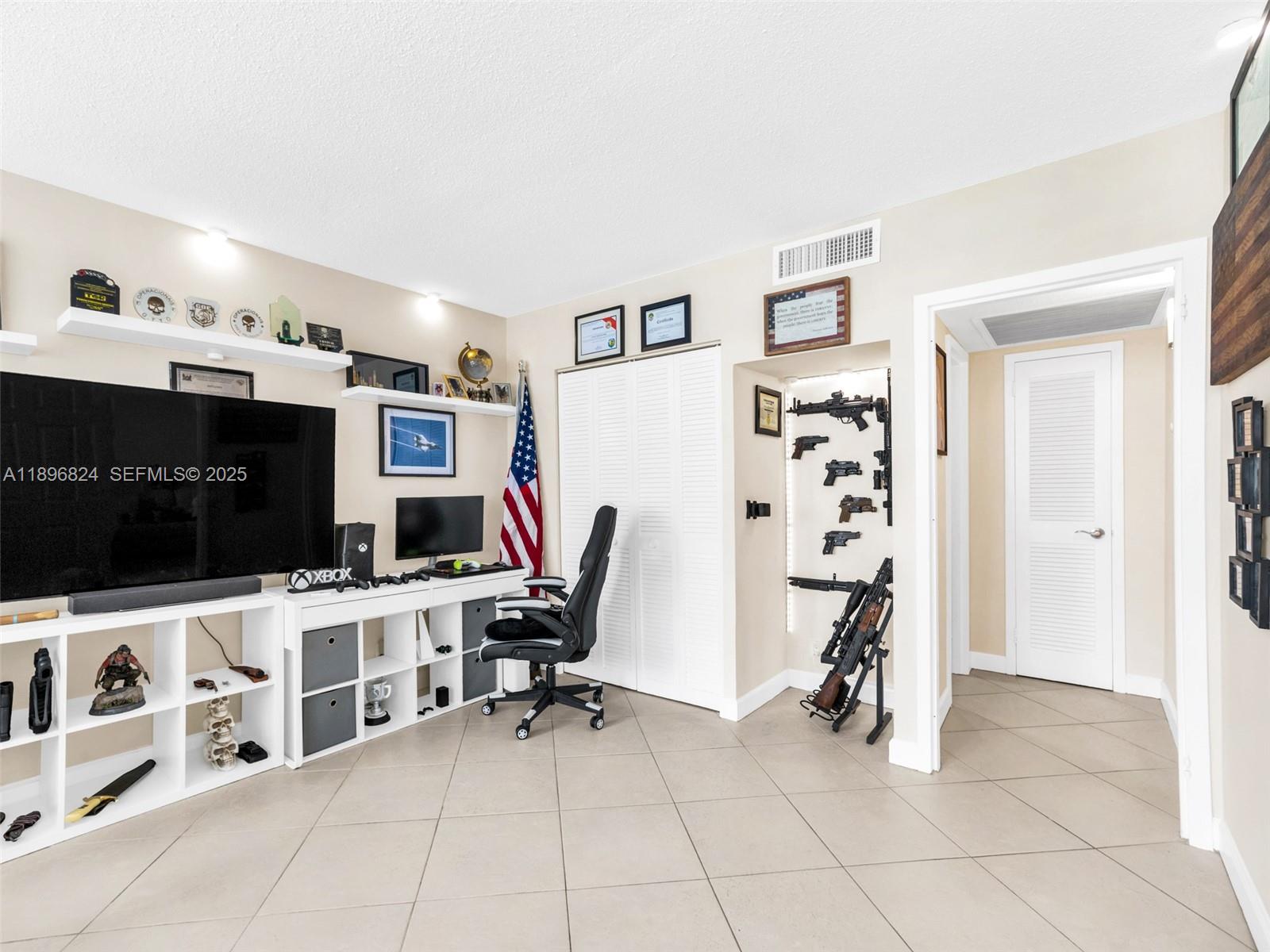 A11896824 Property Photo 3