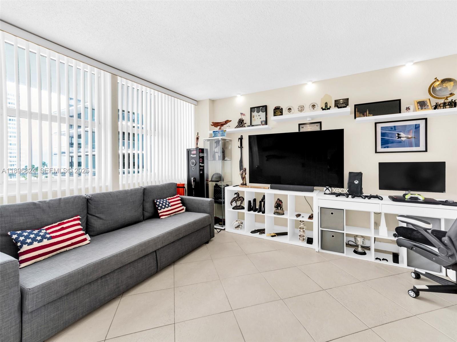 A11896824 Property Photo 4