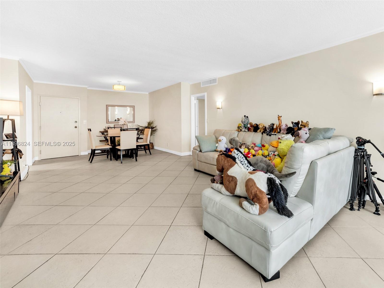 A11896824 Property Photo 8