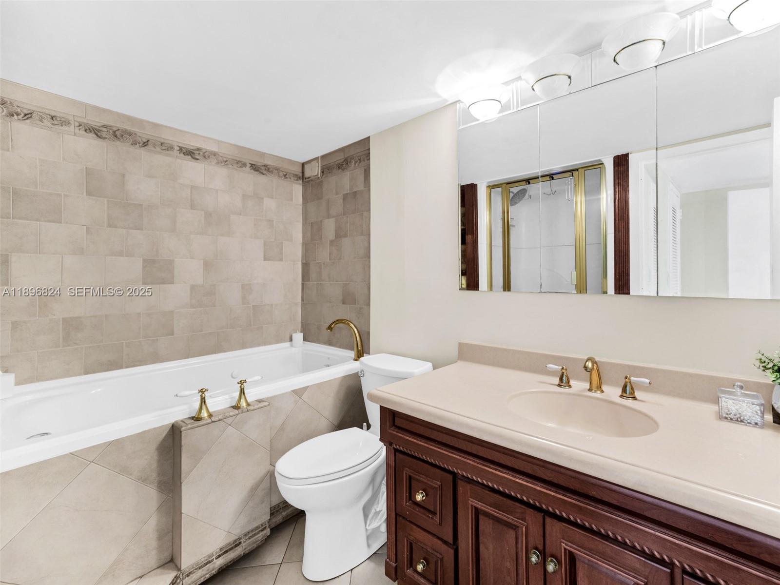 A11896824 Property Photo 12