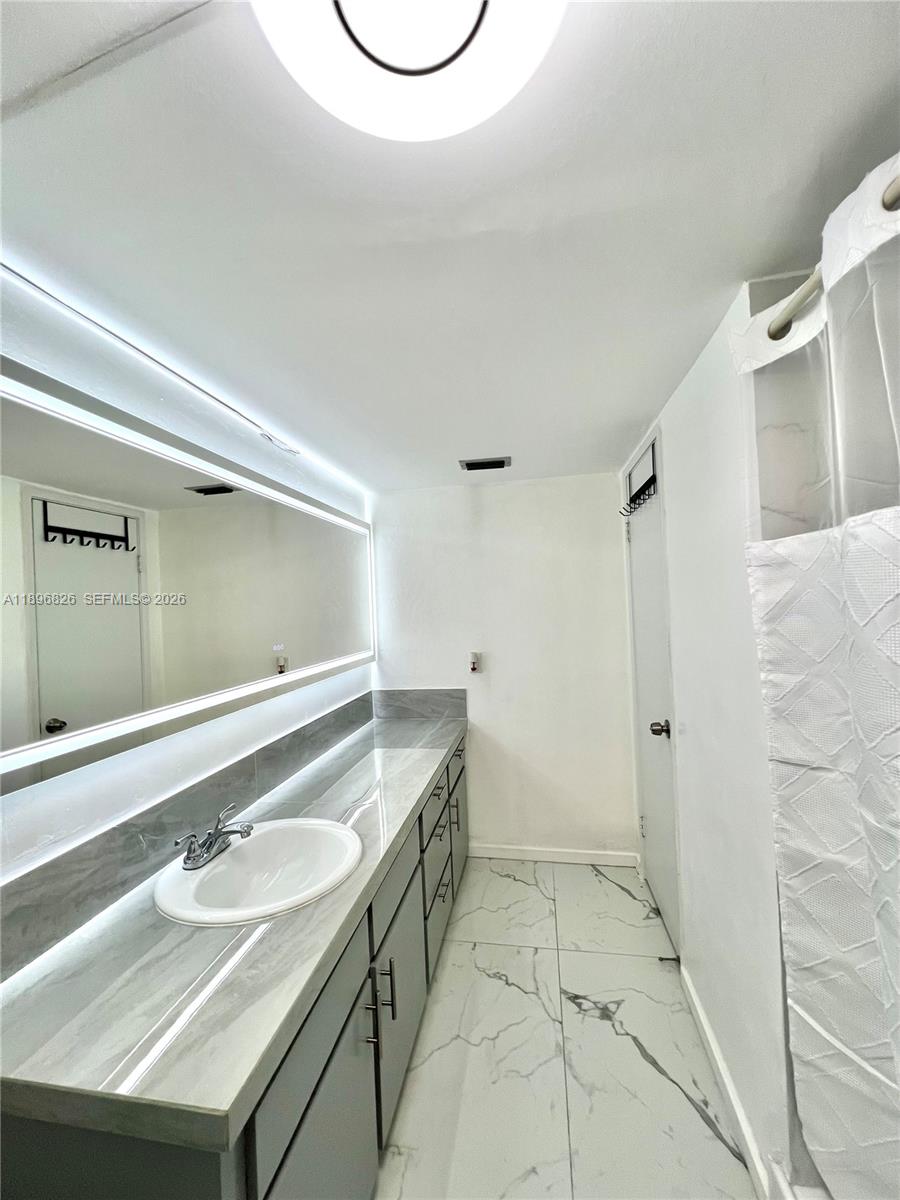 1710 Ne 191st Street 307-3 Property Photo 8