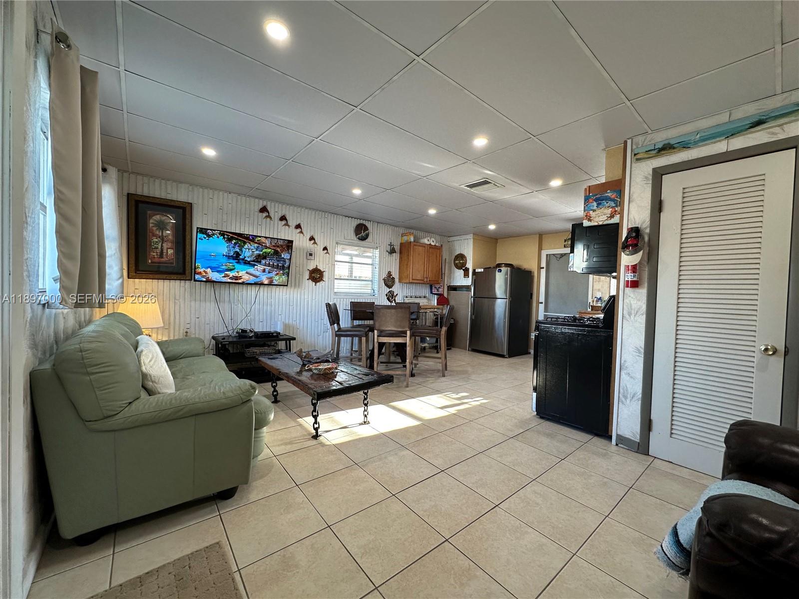 164 Venetian Drive Property Photo 6