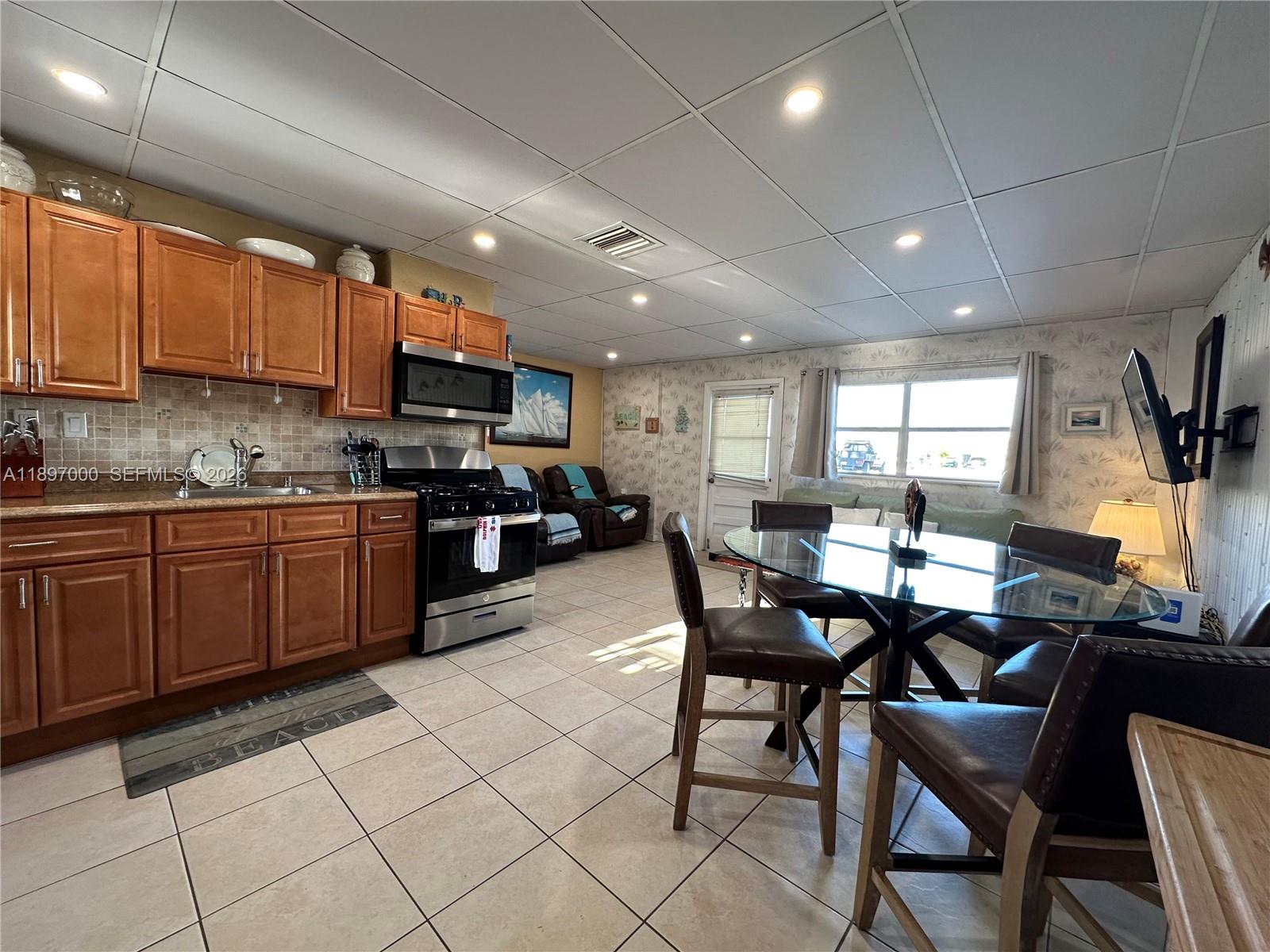 164 Venetian Drive Property Photo 11