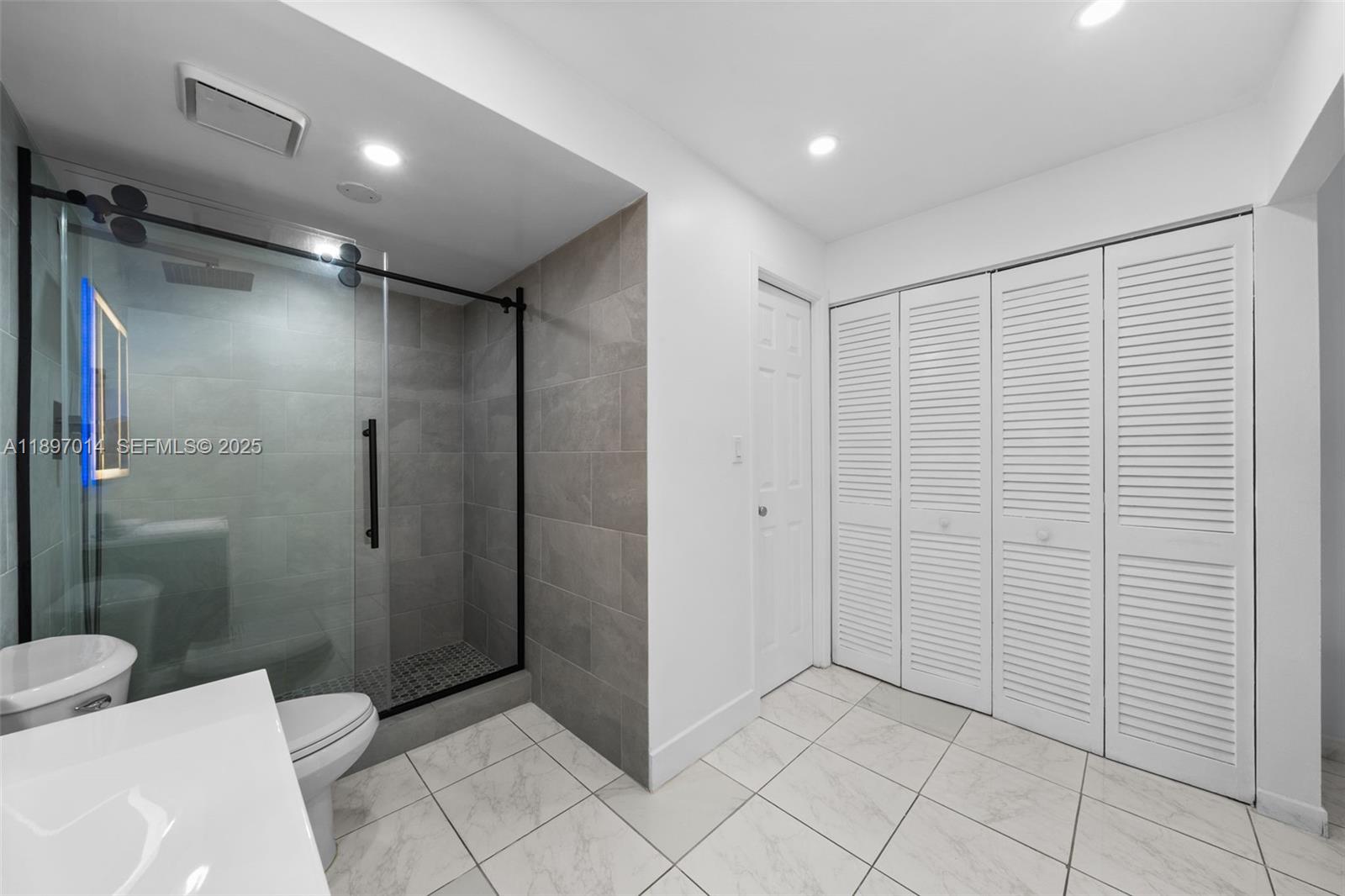 401 Golden Isles Drive 304 Property Photo 11