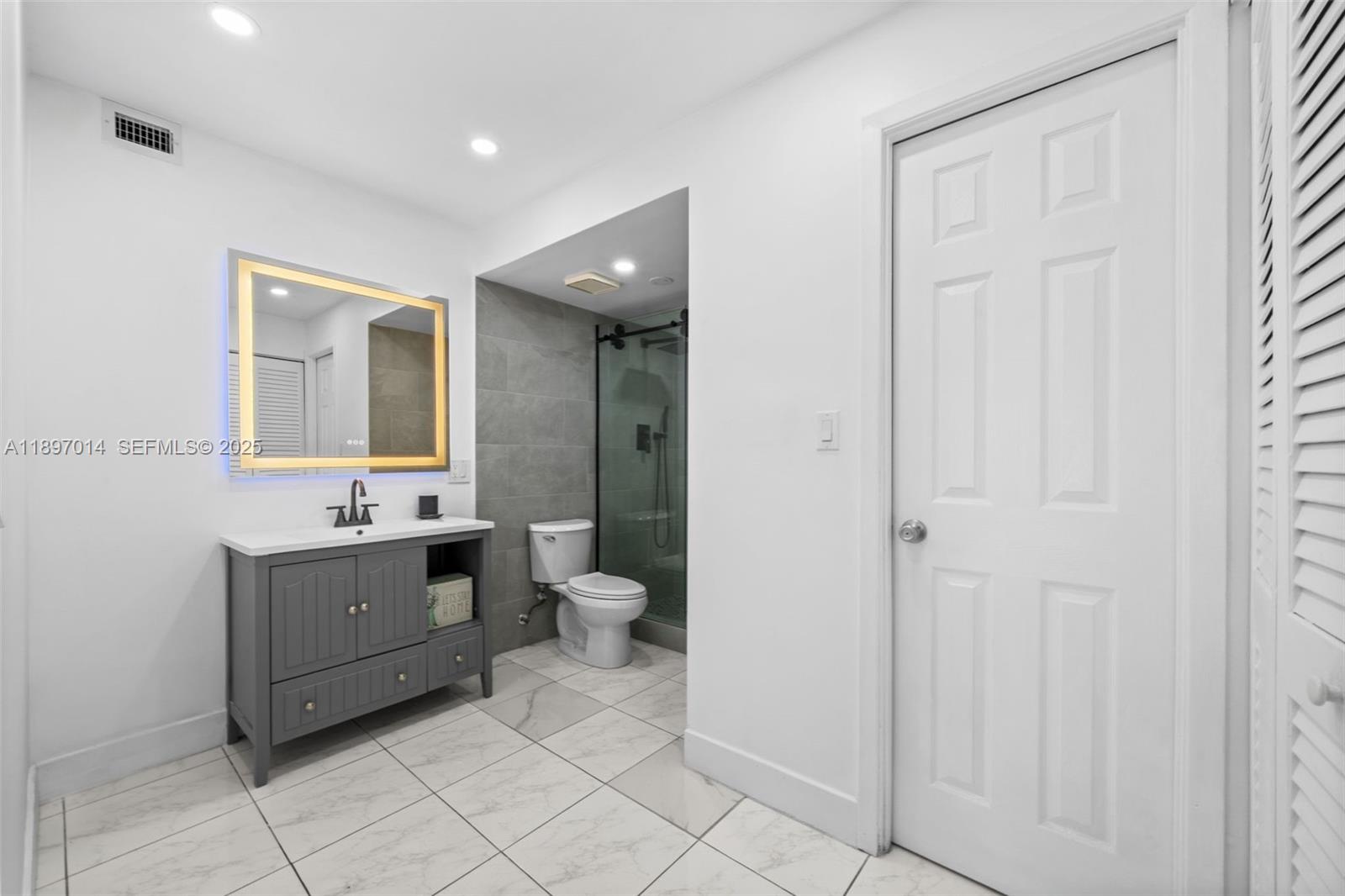 401 Golden Isles Drive 304 Property Photo 12