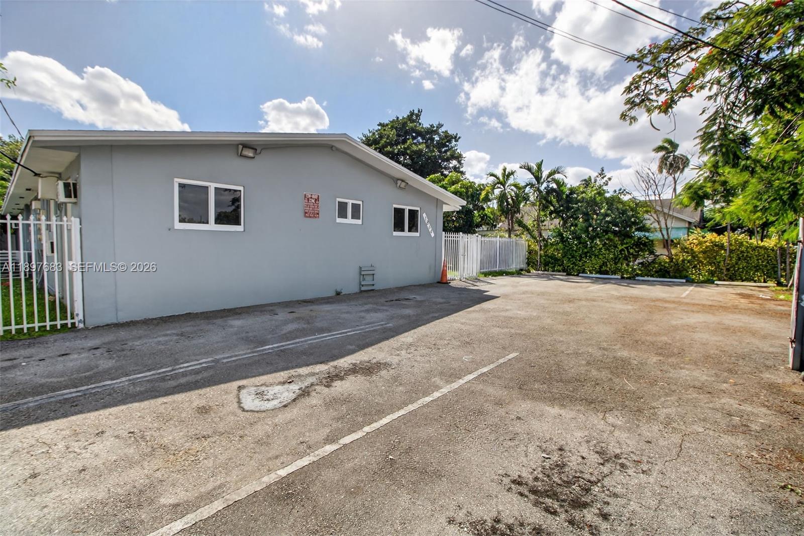 1864 Nw 28th Street Property Photo 4