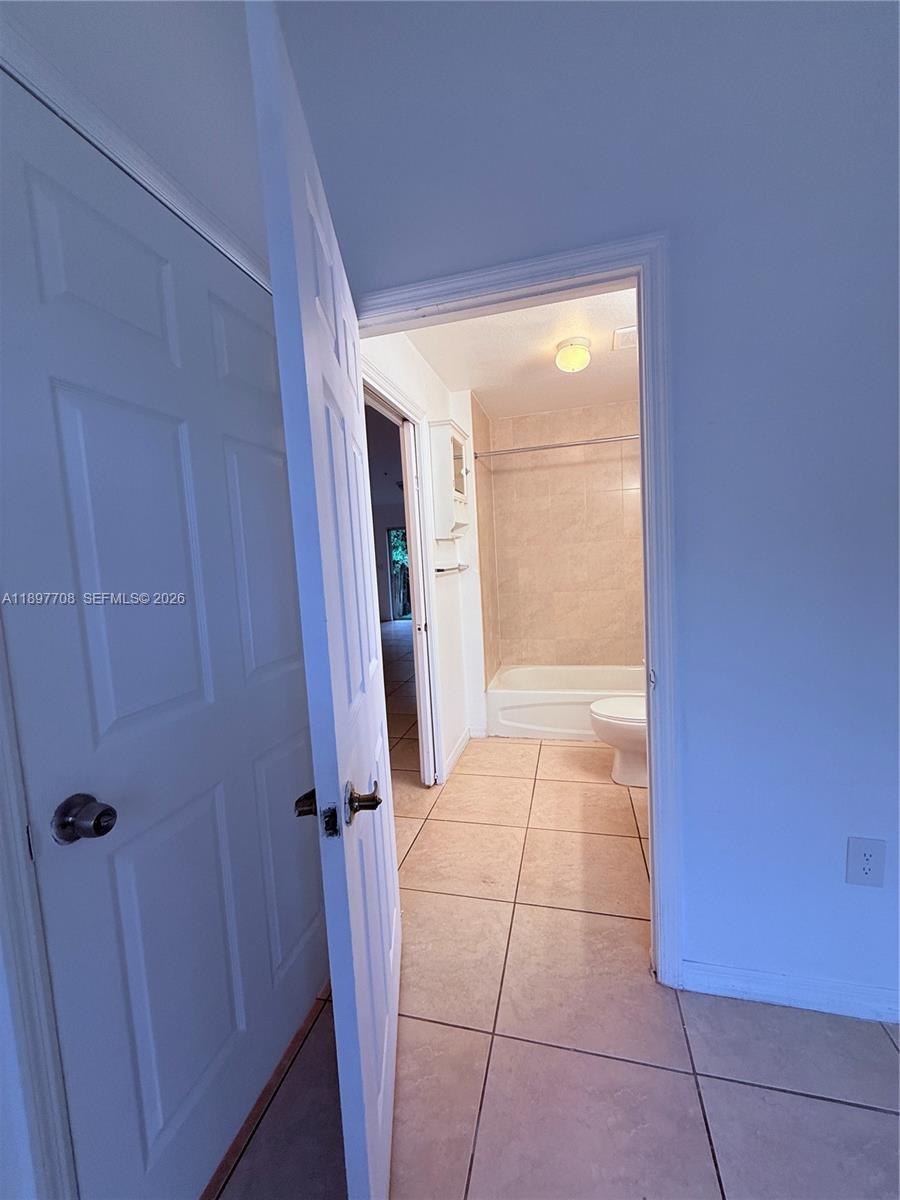 3820 Sw 48th Avenue E-31 Property Photo 8