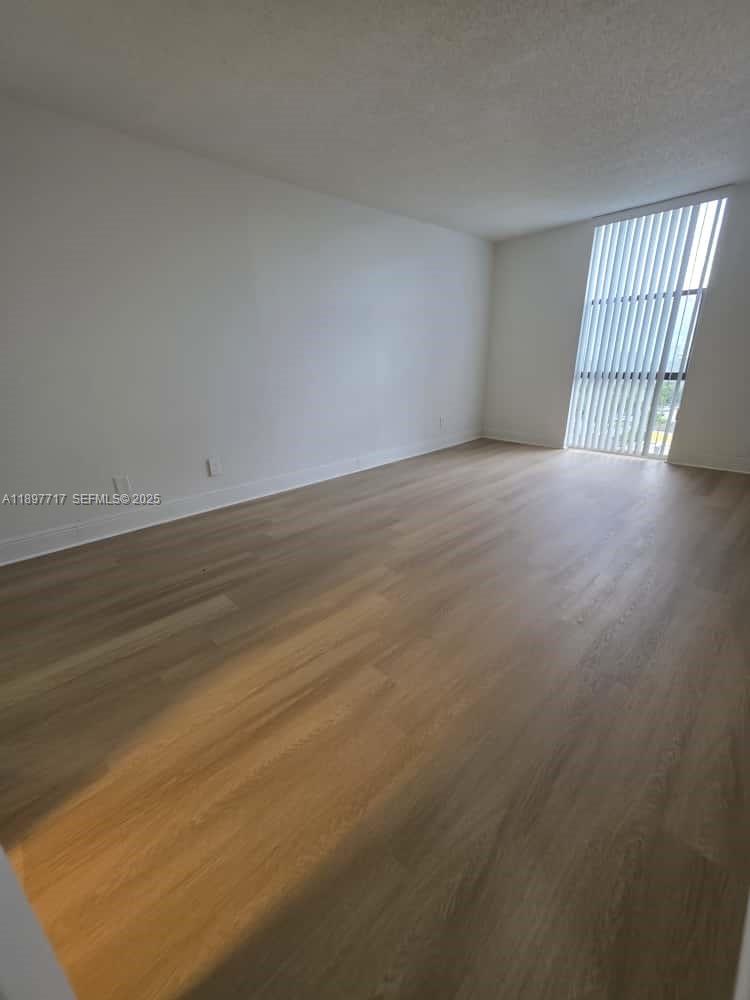 13499 Biscayne Boulevard 811 Property Photo 6