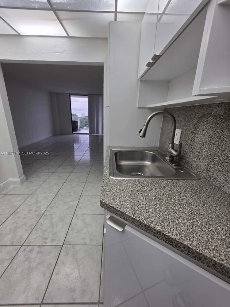 13499 Biscayne Boulevard 811 Property Photo 8