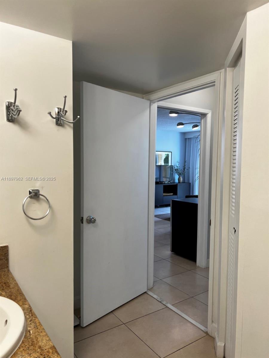 A11897962 Property Photo 16