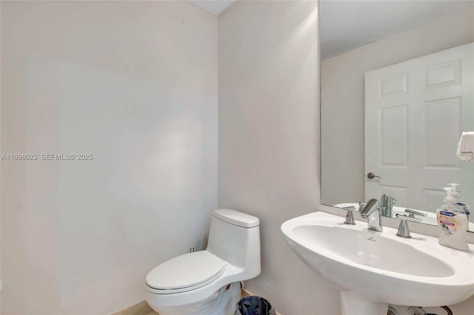 18409 Ne 27th Court 156 Property Photo 14
