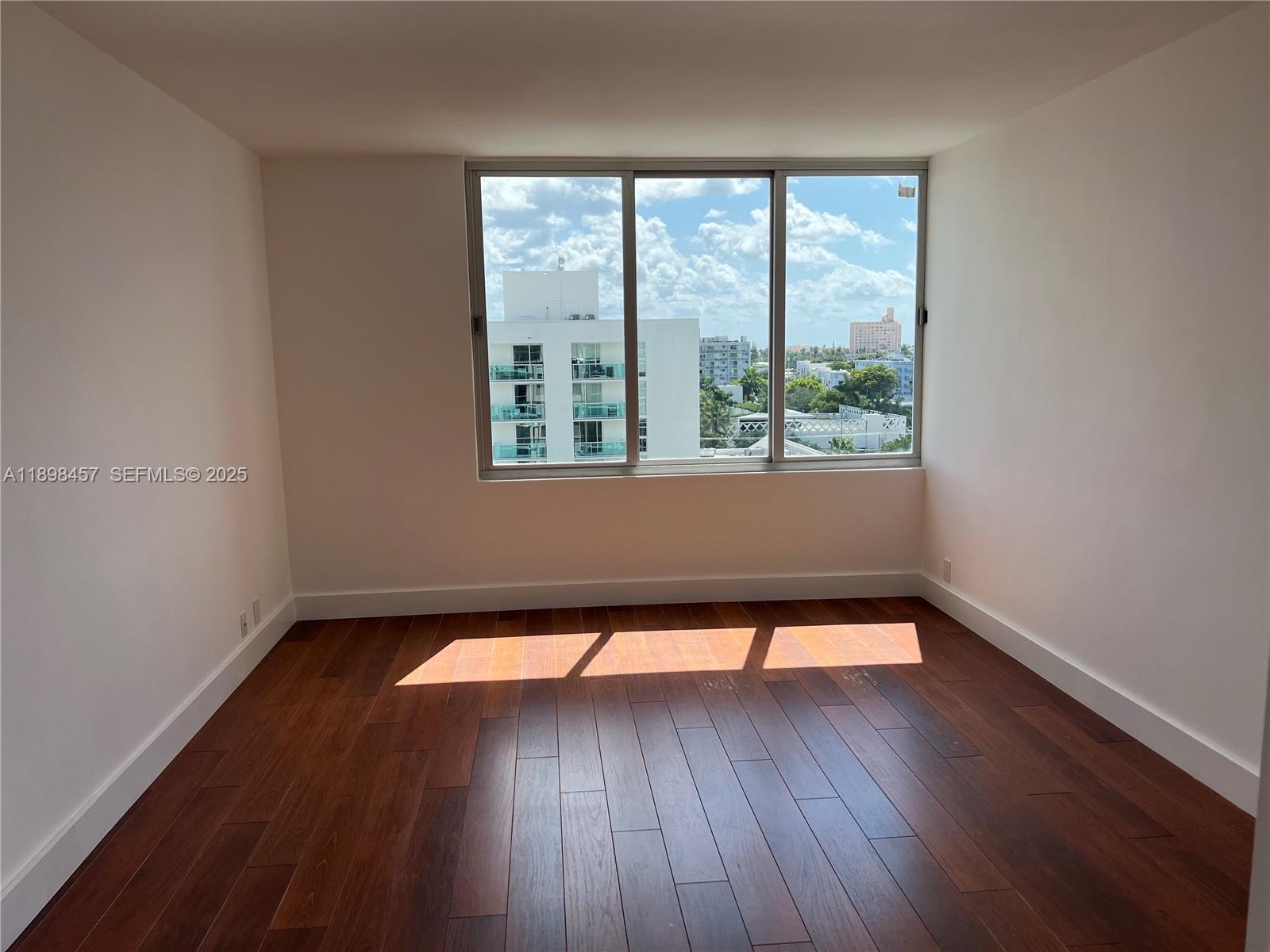 1000 West Avenue 808 Property Photo 2