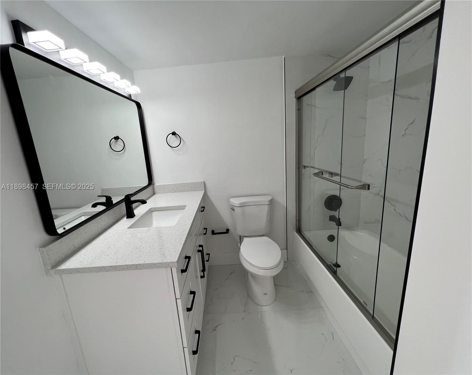 1000 West Avenue 808 Property Photo 4