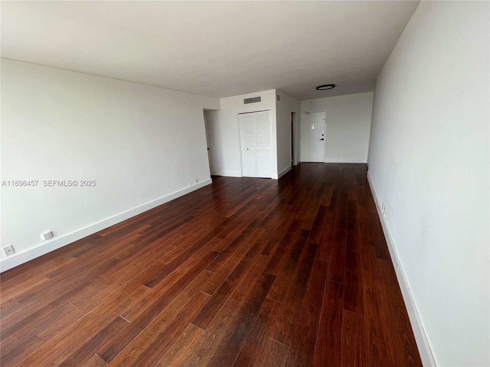 1000 West Avenue 808 Property Photo 6