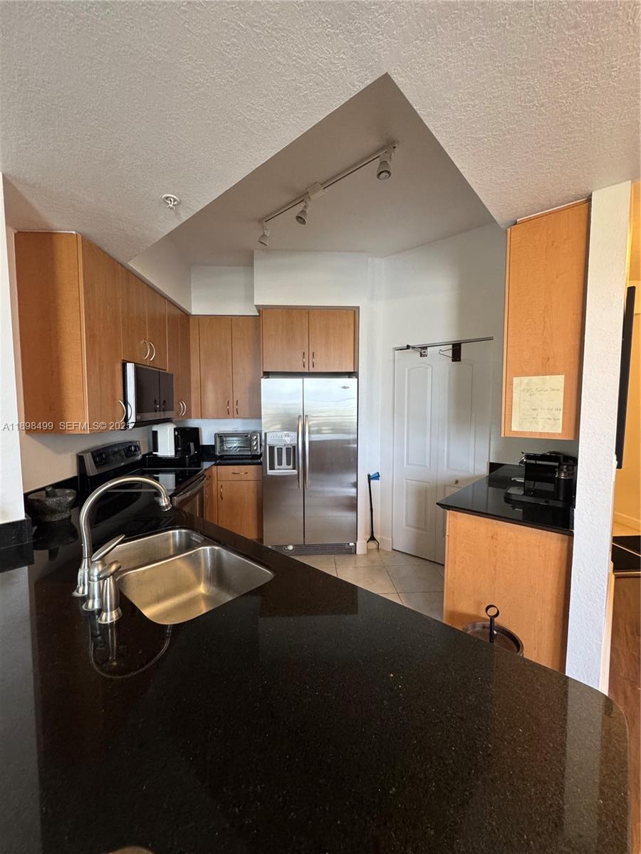 A11898499 Property Photo 18