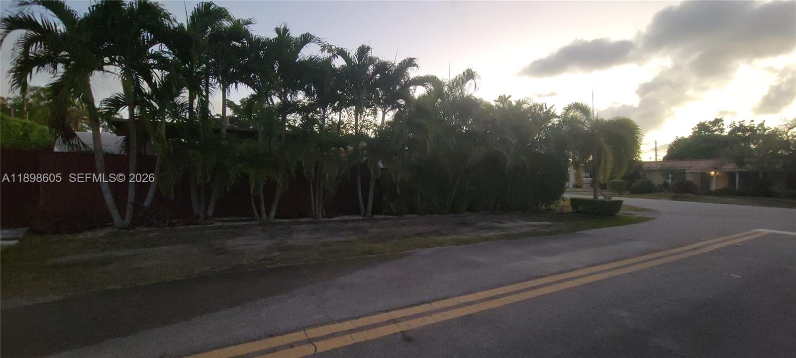 A11898605 Property Photo 4