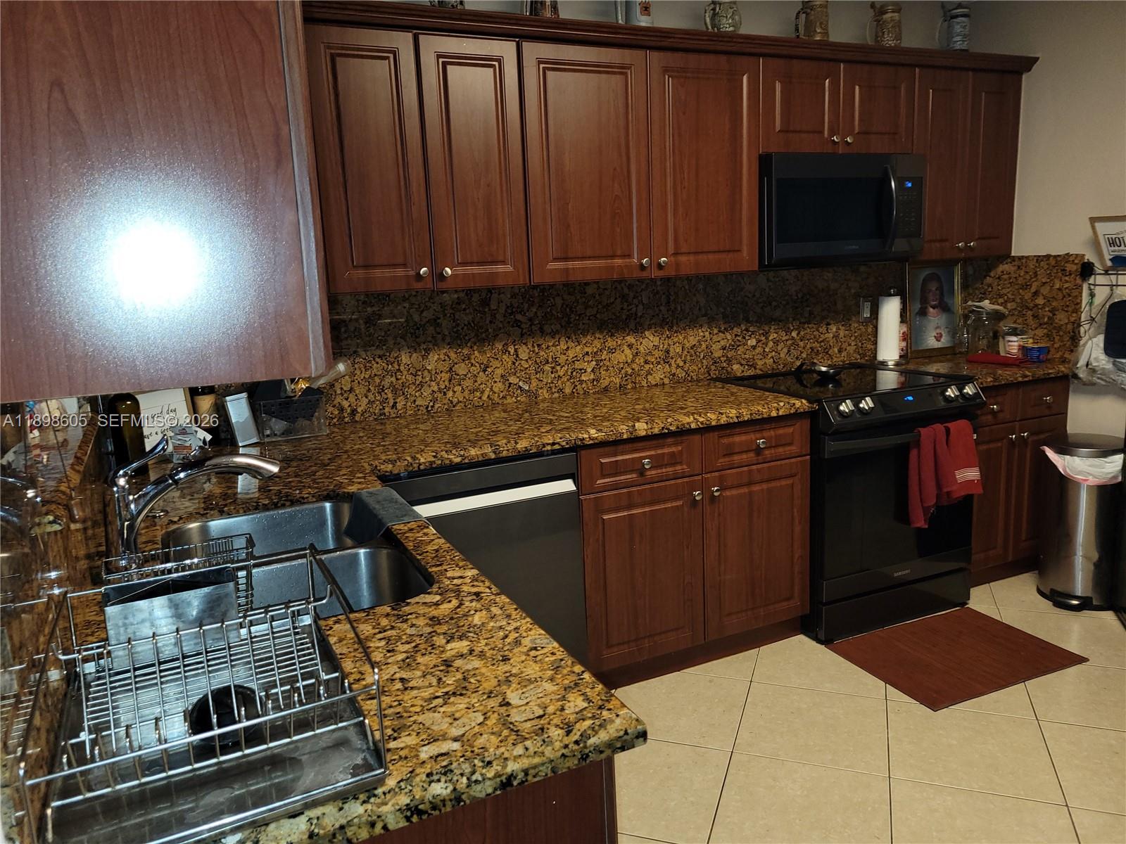 A11898605 Property Photo 8