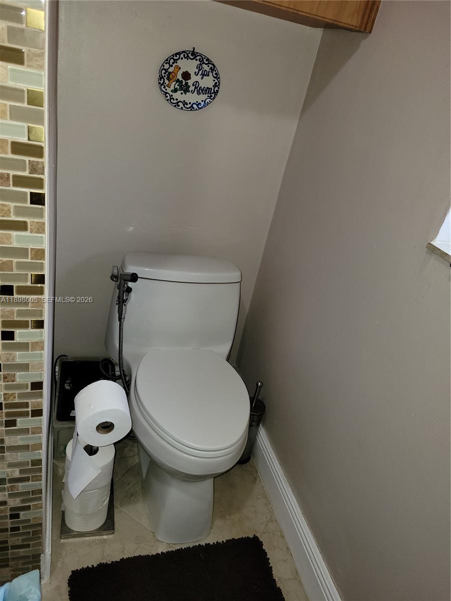 A11898605 Property Photo 12