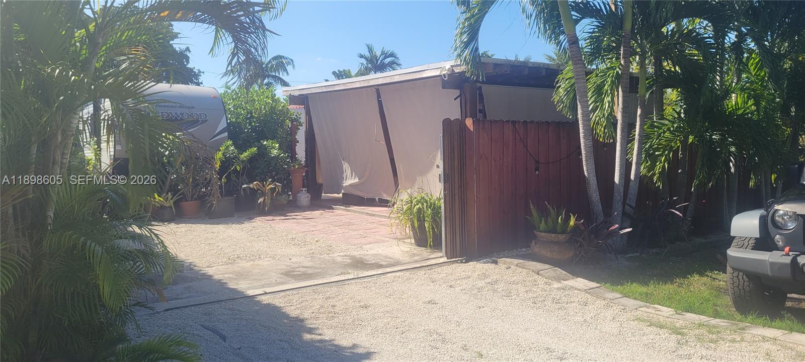 A11898605 Property Photo 25