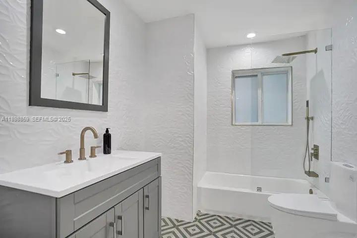 2100 Sw 28th Way Property Photo 25