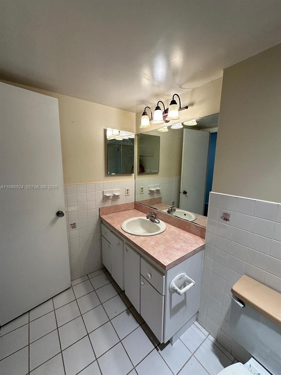 2051 Nw 46th Avenue F102 Property Photo 23