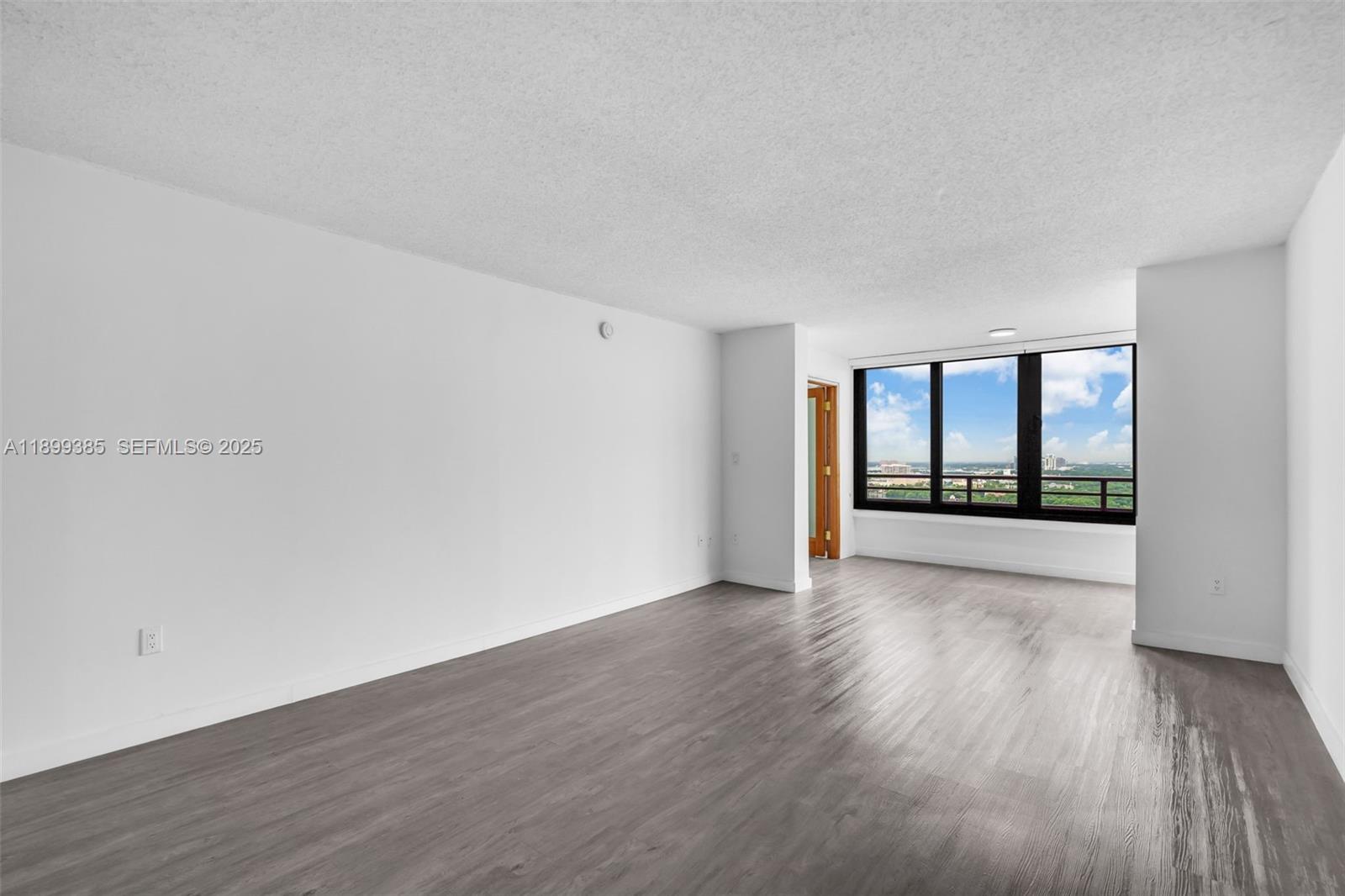 2333 Brickell Avenue Ph208 Property Photo 6
