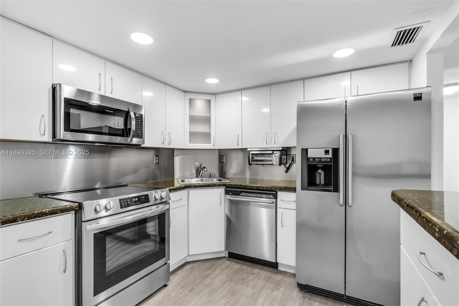 2333 Brickell Avenue Ph208 Property Photo 11