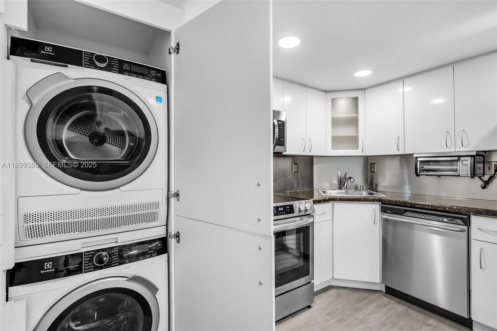 2333 Brickell Avenue Ph208 Property Photo 13