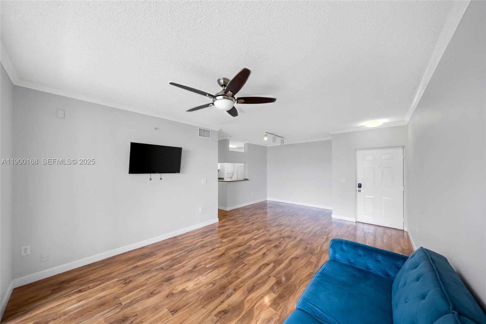 17125 N Bay Road 3301 Property Photo 3