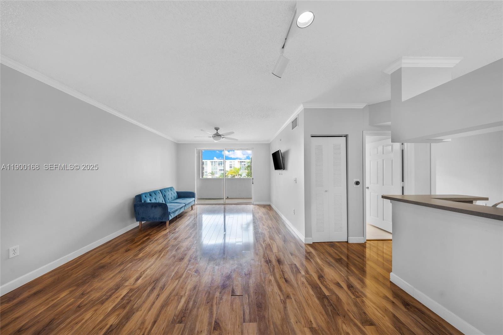 17125 N Bay Road 3301 Property Photo 5