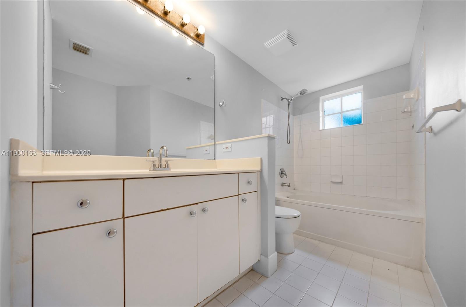 17125 N Bay Road 3301 Property Photo 11