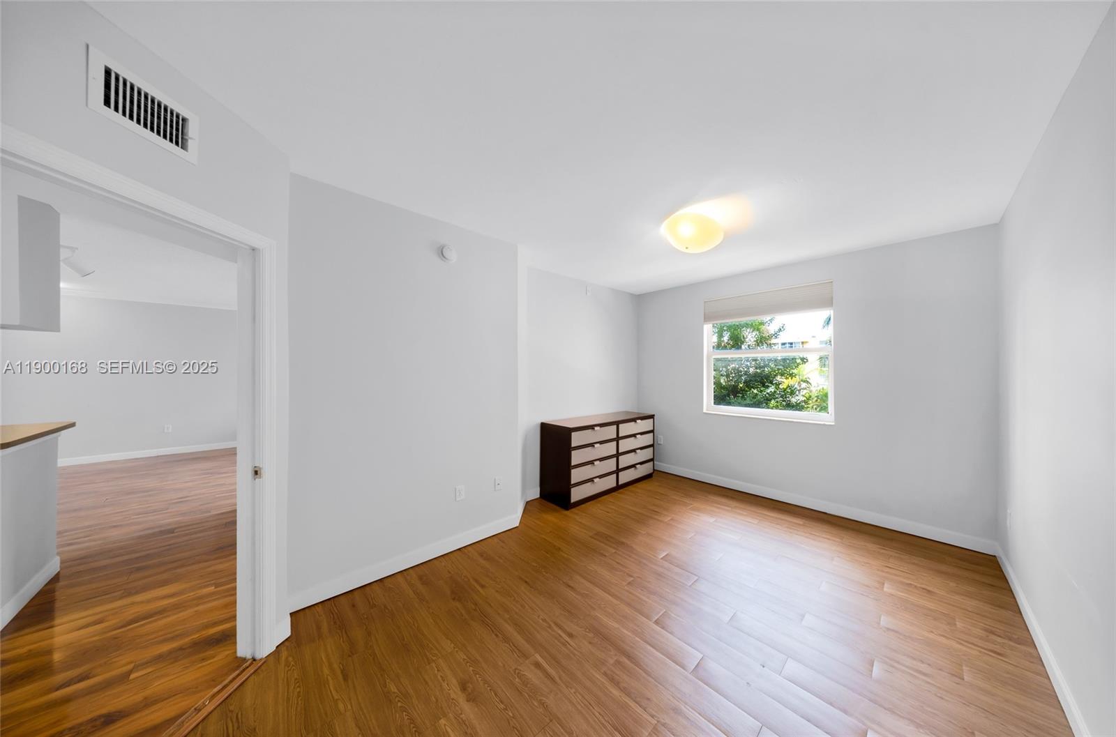 17125 N Bay Road 3301 Property Photo 12