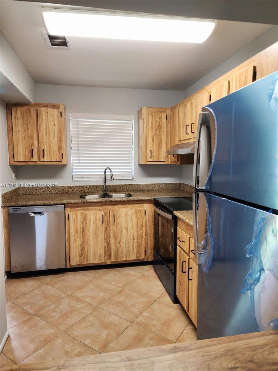 6061 Shakerwood Circle 208 Property Photo 5