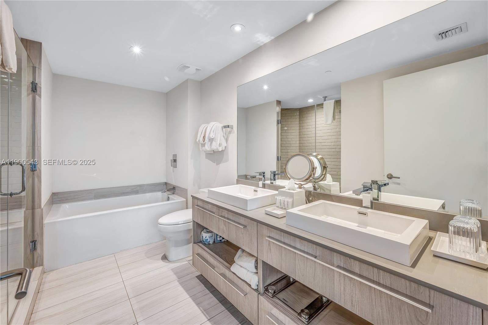 4010 S Ocean Drive R2501 Property Photo 15