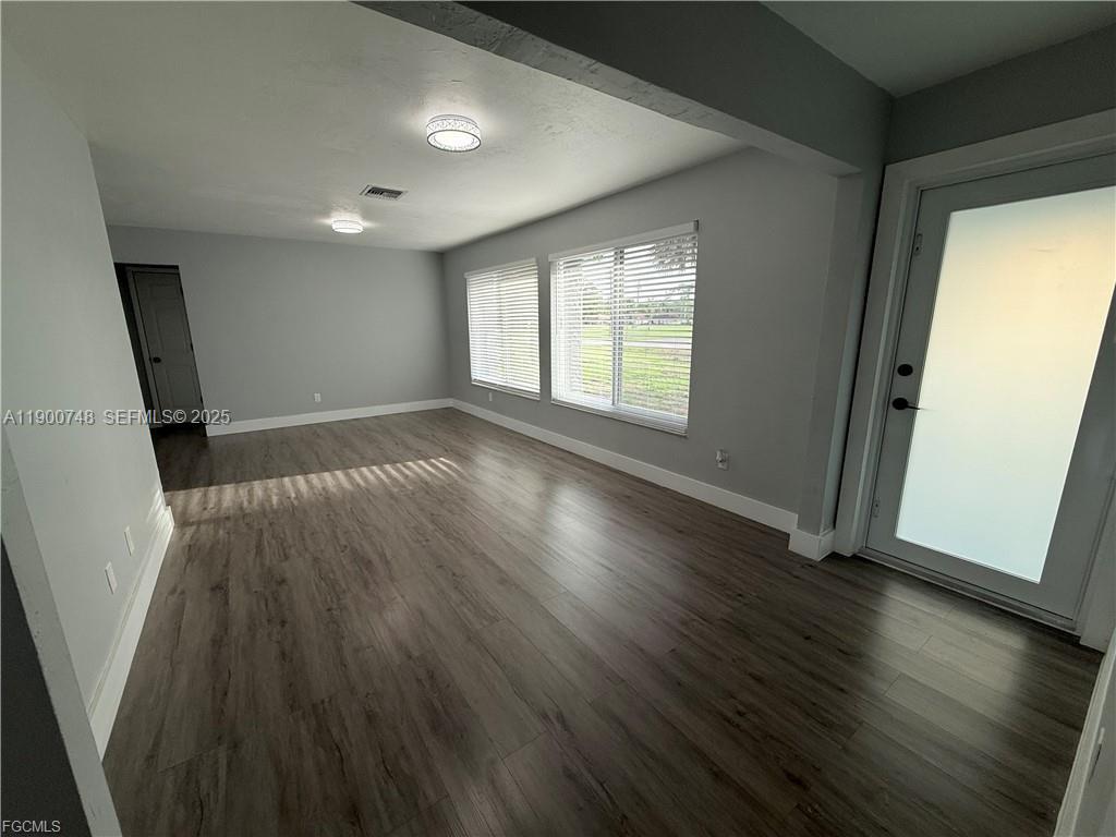 304 N Avenue Property Photo 10