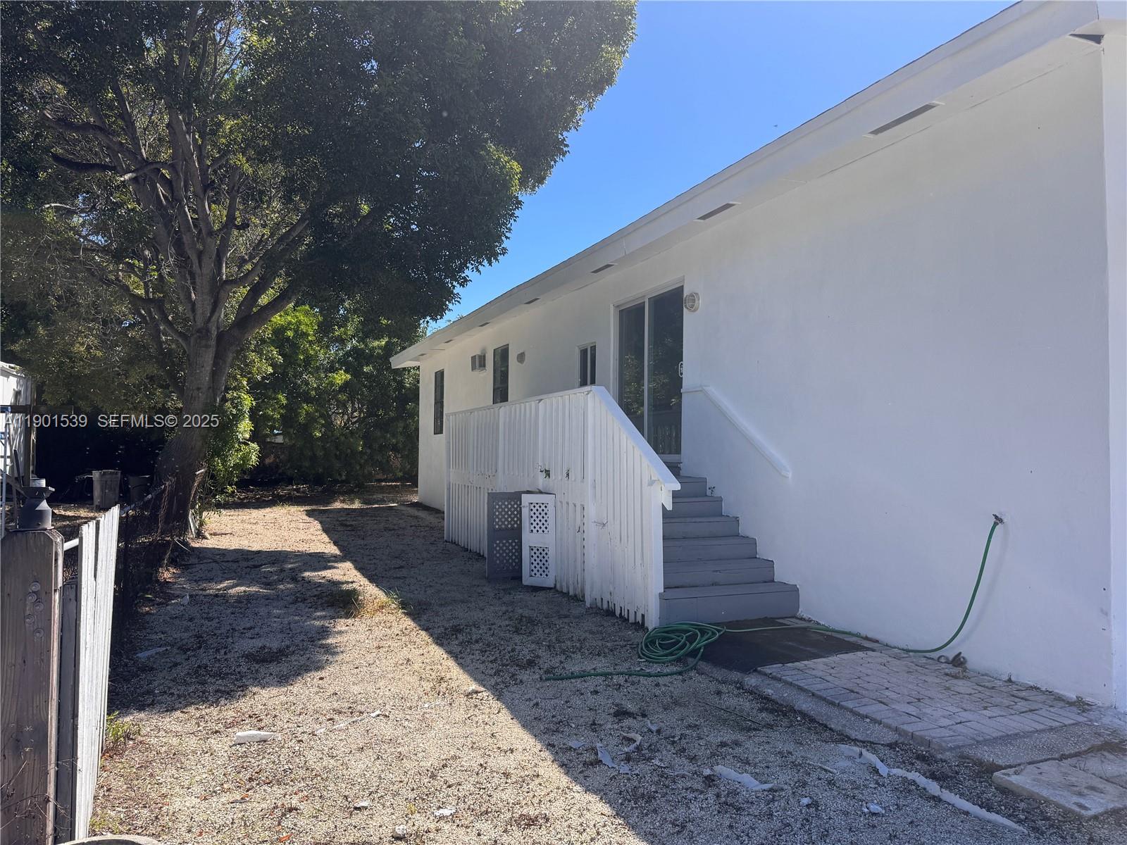 969 Plantation Road